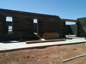 Casa constructora de casas de bricolaje en progreso